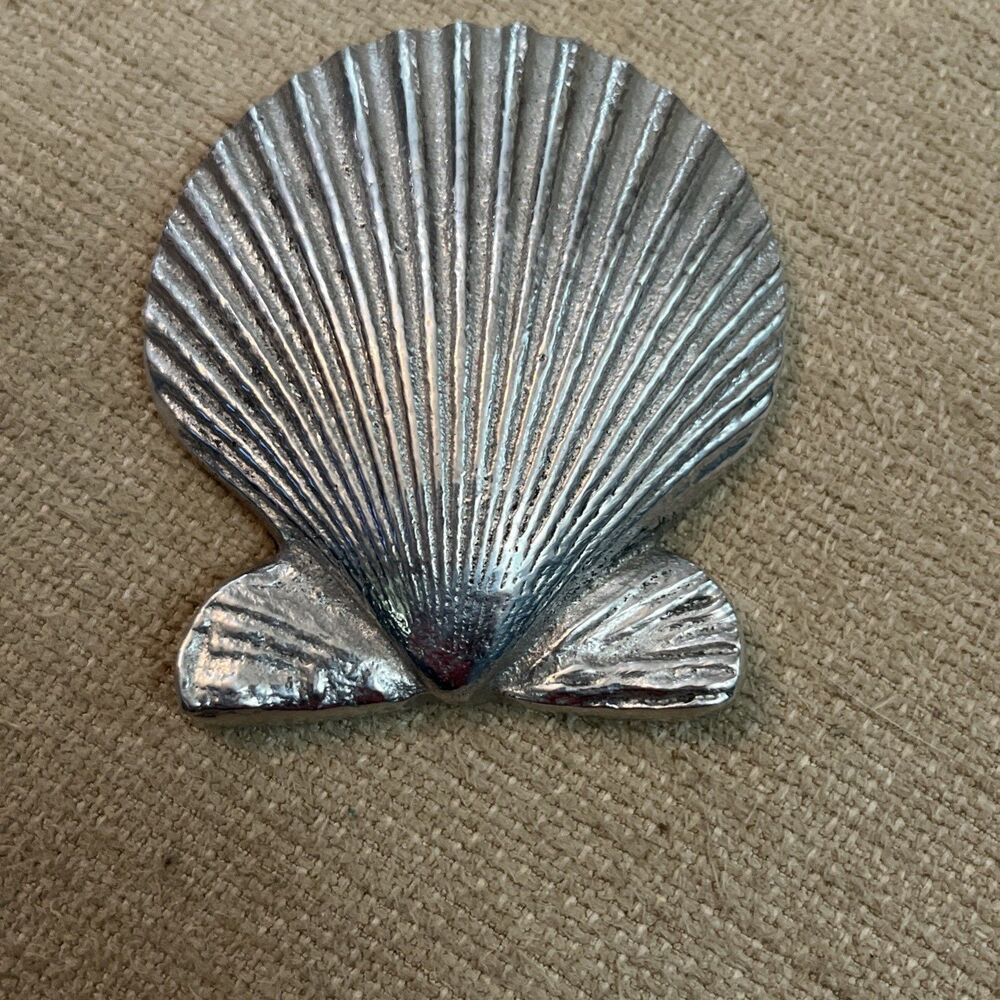 Mariposa Scallop Shell Napkin Weight Silver Recycled Aluminum 74g